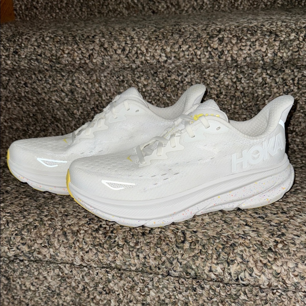 Hoka Women’s Clifton 9 size 8.5B White and Yellow Running Shoes